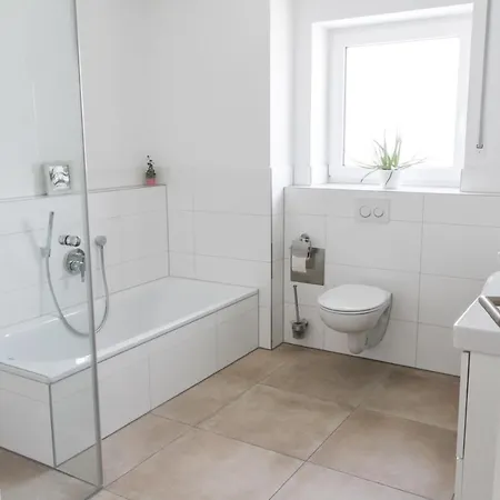 Wunderschoene, Helle 3-zi-whg Mit Grossem Balkon * Friedrichshafen