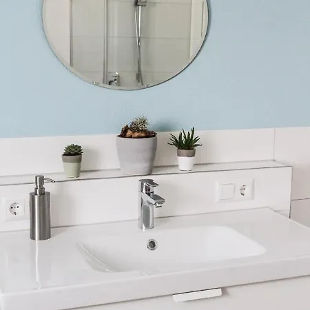 Appartamento Wunderschoene, Helle 3-zi-whg Mit Grossem Balkon Friedrichshafen