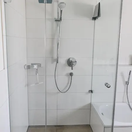 Wunderschoene, Helle 3-zi-whg Mit Grossem Balkon Appartamento