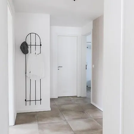 Apartment Wunderschoene, Helle 3-zi-whg Mit Grossem Balkon