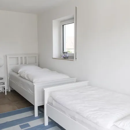 Apartment Wunderschoene, Helle 3-zi-whg Mit Grossem Balkon