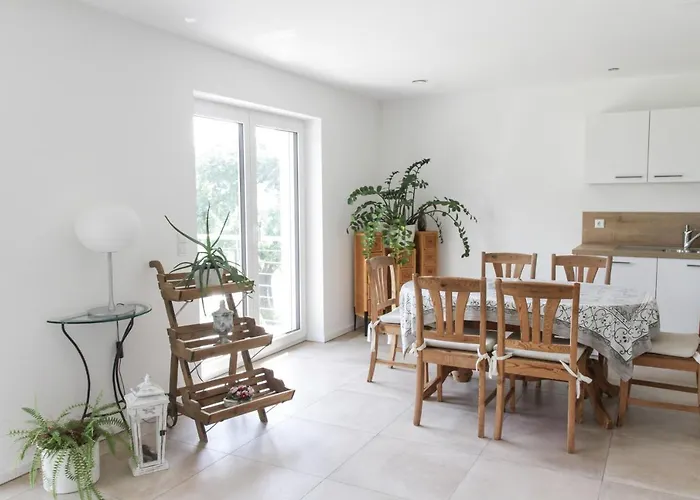 Wunderschoene, Helle 3-zi-whg Mit Grossem Balkon Apartmán *